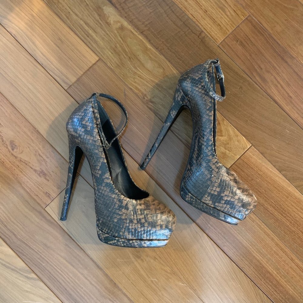 Giuseppe Zanotti Snakeskin Leather Strappy Pumps